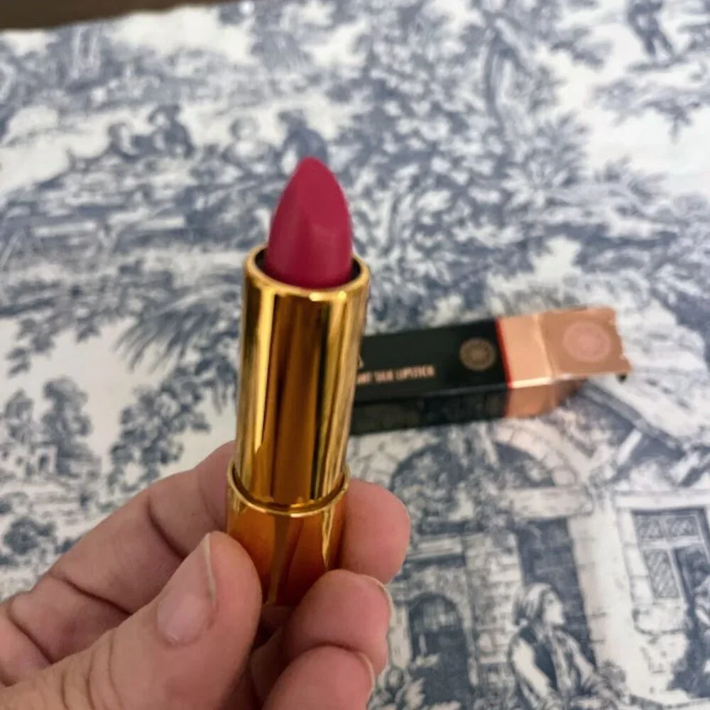 NEW YENSA Super 8 Vibrant‎ Silky Lipstick - VIVID
